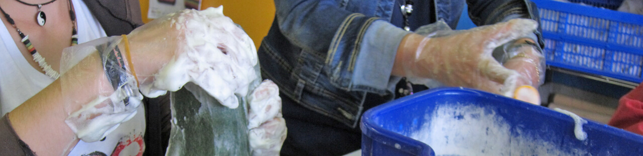 die Filzproduktion ist ein schönes und altes Handwerk